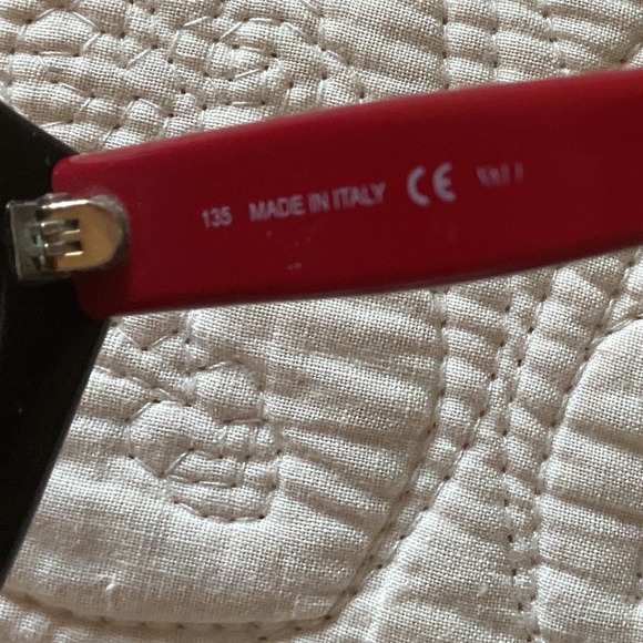 VALENTINO CAT EYE RED/BLACK WOMAN SUNGLASSES WITH CASE - Picture 10 of 16